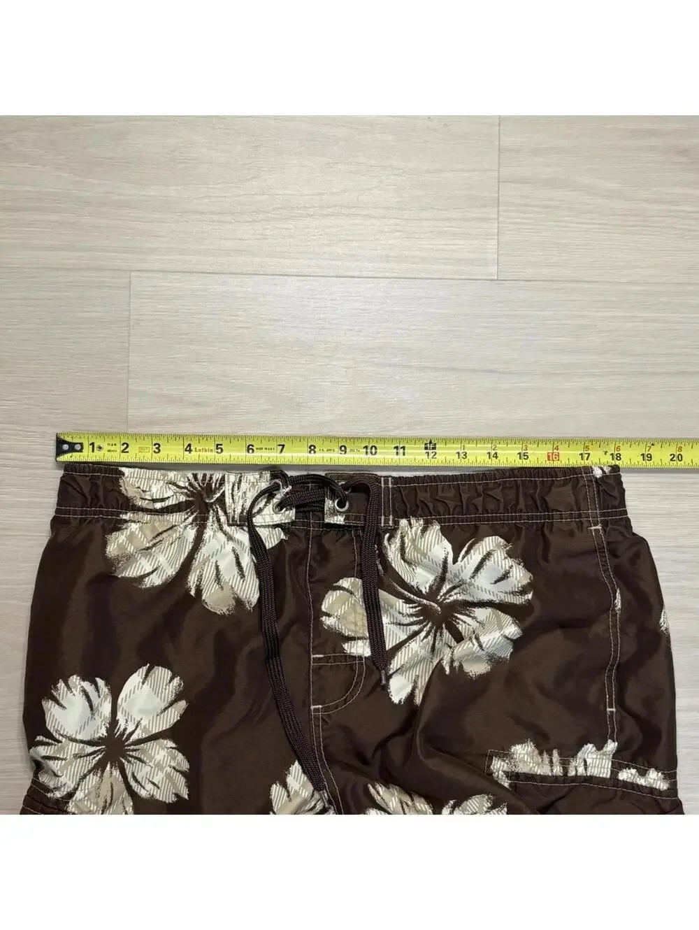Y2k vintage 2000a Arizona brown and white floral swim shorts w/ drawstring waist